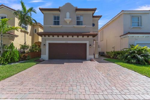 3920 Ne 13th Dr, Homestead, FL, 33033-5933 | Card Image