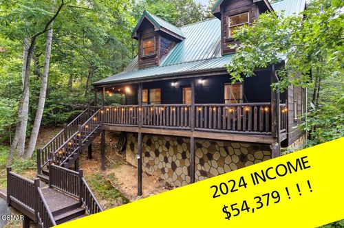 1502 Sky View Dr, Sevierville, TN, 37876-8940 | Card Image