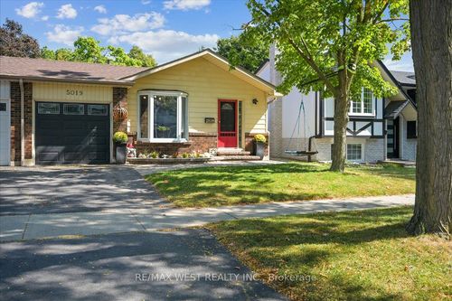 5019 Brady Ave, Burlington, ON, L7L3X5 | Card Image