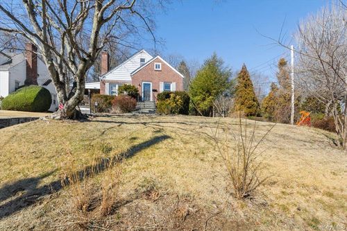 10 Taft Ln, Ardsley, NY, 10502-2411 | Card Image