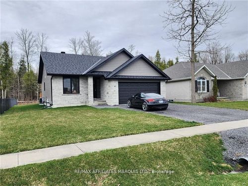 47 Beech St, Ingleside, ON, K0C1M0 | Card Image
