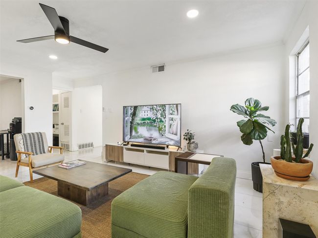 2517 E Mitchell St, House other with 3 bedrooms, 1 bathrooms and null parking in Arlington TX | Image 6