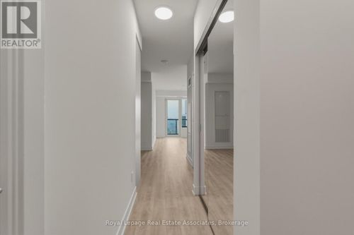 2210-60 Central Park Roadway, Etobicoke, ON, M9A0E5 | Card Image