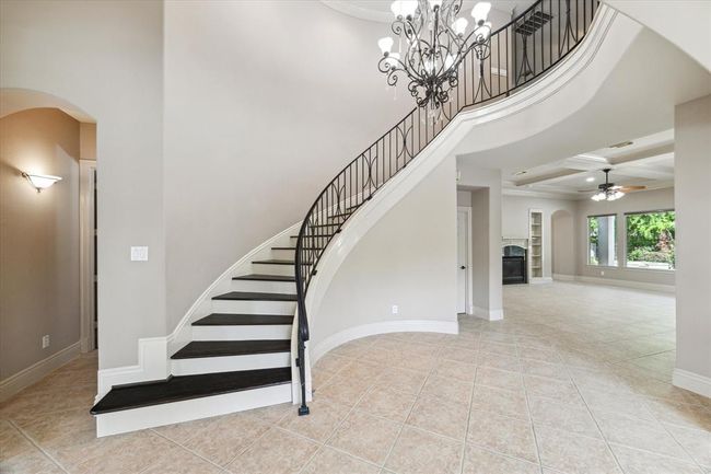 5215 Eagle Pointe Ct, House other with 5 bedrooms, 5 bathrooms and 2 parking in Sugar Land TX | Image 4
