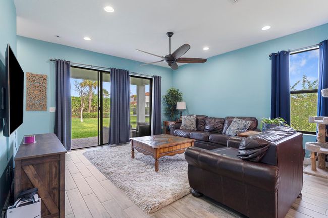 16450 Sandy Shore Dr, House other with 2 bedrooms, 2 bathrooms and null parking in Westlake FL | Image 12