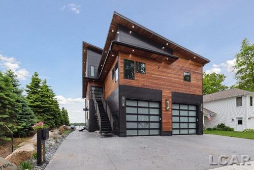 8676 Cherry Point Rd, Manitou Beach, MI, 49253-9641 | Card Image