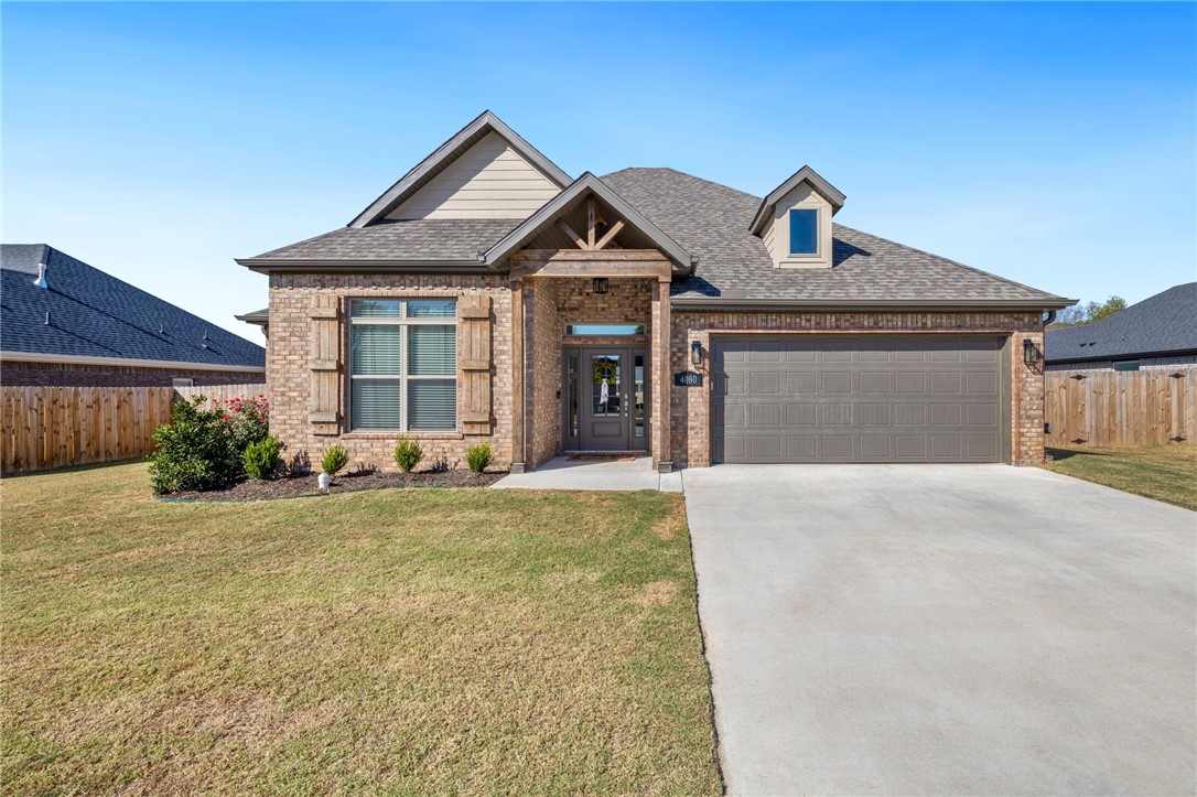 Riverdale Dr, Fayetteville, AR 72701