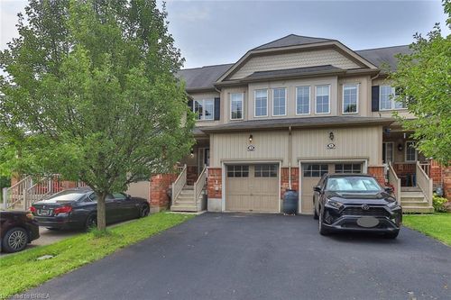 3 Dwyer Crt, Brantford, ON, N3T0G8 | Card Image