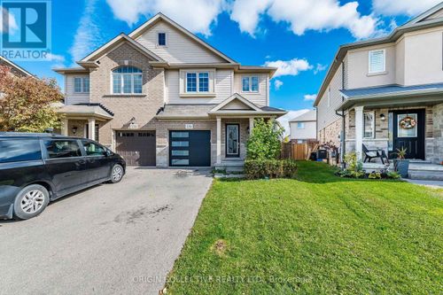 136 Westbank Trail E, Hamilton (Stoney Creek Mountain), ON, L8J1R5 | Card Image