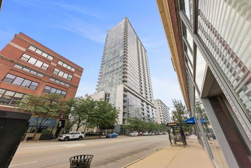 208-1720 S Michigan Ave, Chicago, IL, 60616-4831 | Card Image