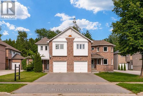 375 Chickadee Court, Pickering (Amberlea), ON, L1V6Y4 | Card Image