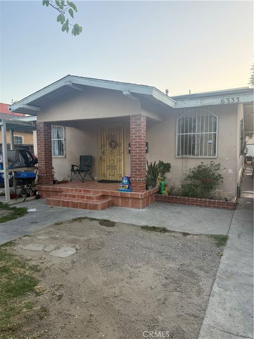 6333 Cedar St, Huntington Park, CA, 90255-4417 | Card Image