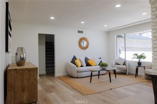 6841 Millmark Ave, Long Beach, CA, 90805-1429 | Card Image