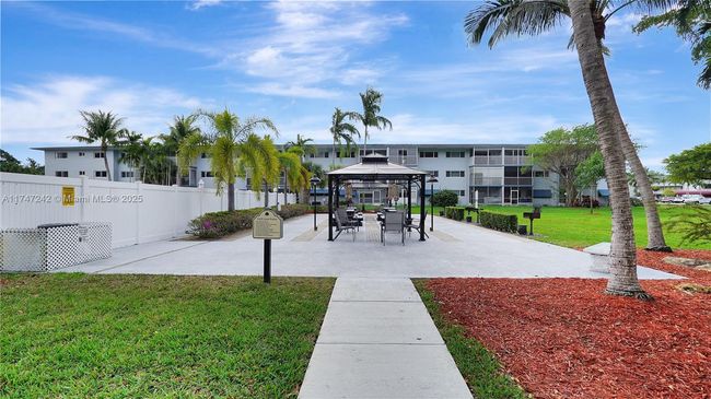 APT-103 - 1101 Hillcrest Ct, Condo with 2 bedrooms, 2 bathrooms and null parking in Hollywood FL | Image 28