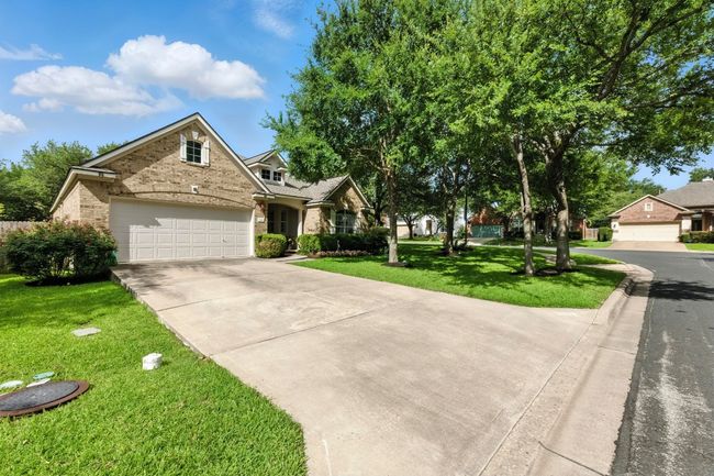 Traditional home on a corner lot | Image 8