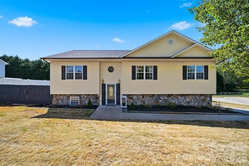 696 Pine Mountain Rd, Hudson, NC, 28638-9311 | Card Image