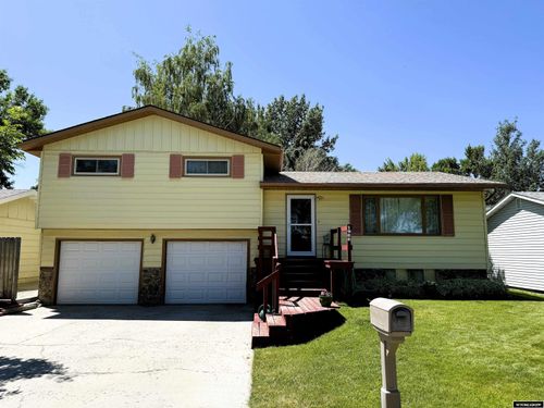 1908 Gregg Ave, Worland, WY, 82401-3736 | Card Image
