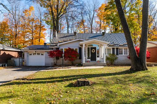 835 Dominion Ave, Midland, ON, L4R1S6 | Card Image