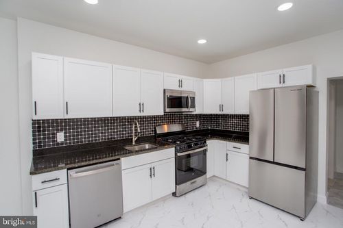 415 N Hobart St, PHILADELPHIA, PA, 19131-4820 | Card Image