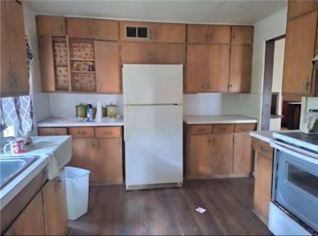 230 E Prairie Ave, House other with 3 bedrooms, 2 bathrooms and null parking in Girard KS | Image 9