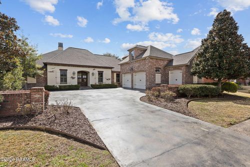 105 Shinnecock Hills Dr, Broussard, LA, 70518-6180 | Card Image