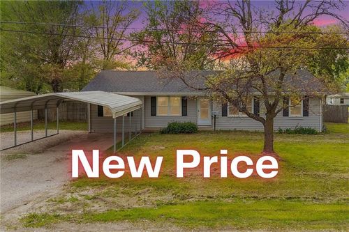 100 S Crittendon St, Holden, MO, 64040-1136 | Card Image