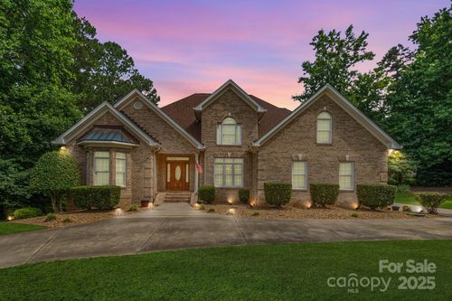 8918 Beach Bluff Ct, Sherrills Ford, NC, 28673-3601 | Card Image