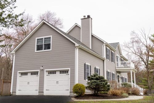 12 Ann Dr, Rhinebeck, NY, 12572-2244 | Card Image