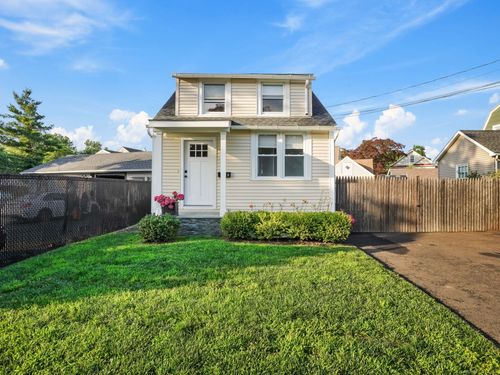 8 Platt St, Norwalk, CT, 06855-1011 | Card Image
