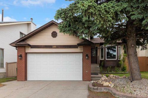 203 Edgepark Blvd Nw, Calgary, AB, T3A4E4 | Card Image