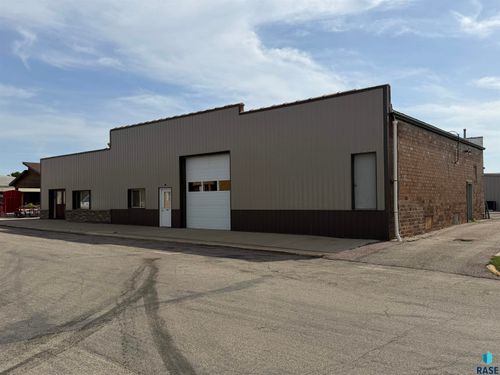 101 S Mckenzie St, Luverne, MN, 56156-1809 | Card Image