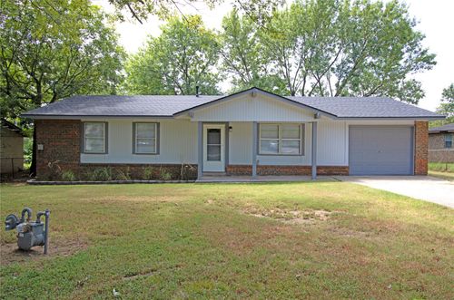 1004 Ne 9th St, Wagoner, OK, 74467-2508 | Card Image