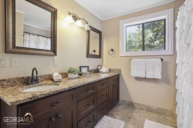 200 N Falcon Blf, House other with 3 bedrooms, 3 bathrooms and 2 parking in Alpharetta GA | Image 21