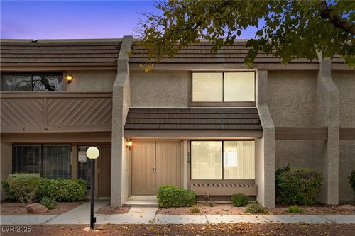 3305 Fairview Ln, Las Vegas, NV, 89121-5710 | Card Image