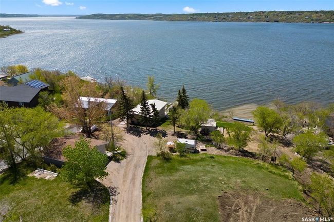 227 &amp; 229 Lakeview Ave, House other with 2 bedrooms, 2 bathrooms and 12 parking in Silton SK | Image 42