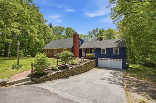 5 Pinecrest Cir, Bedford, NH, 03110-5532 | Card Image