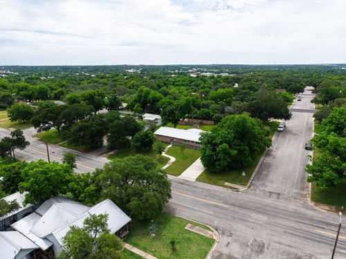 708 W North Ave, Lampasas, TX, 76550-1764 | Card Image