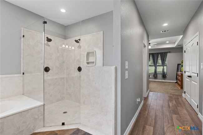 Dual Shower Heads!! | Image 14