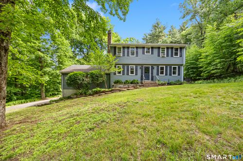 825 Neipsic Rd, Glastonbury, CT, 06033-2566 | Card Image