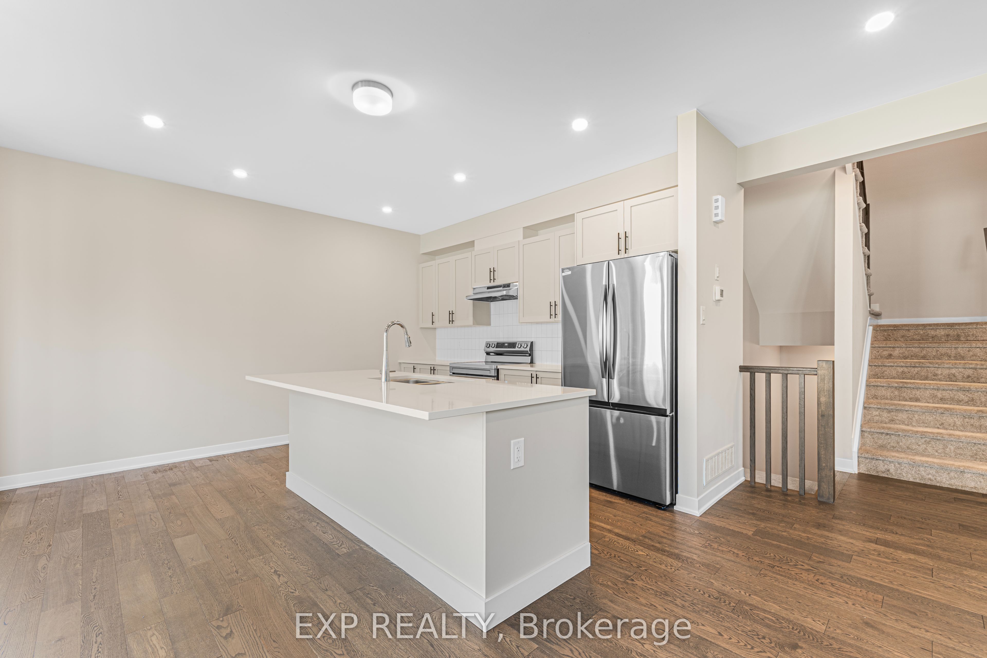 Residential Lease in Barrhaven 3