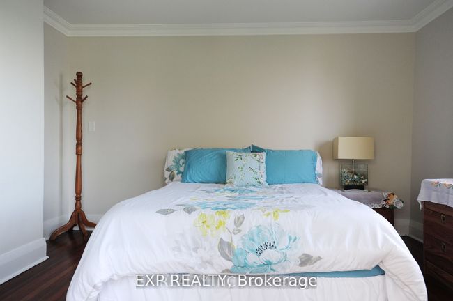 212 Cameron Cres, House other with 4 bedrooms, 3 bathrooms and 6 parking in Keswick ON | Image 23