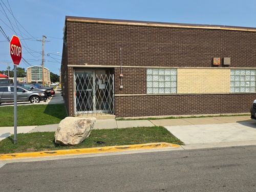 921 Main St, Melrose Park, IL, 60160-4134 | Card Image