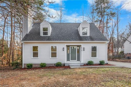 976 Chatfield Dr, Jamestown, NC, 27282-9028 | Card Image