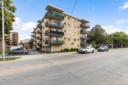 apt-401-148 Circle Ave, Forest Park, IL, 60130-1260 | Card Image