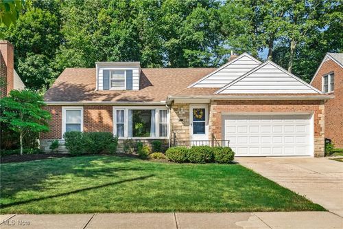 3673 Meadowbrook Blvd, Cleveland Heights, OH, 44118-3655 | Card Image