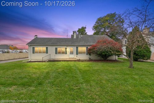 5674 Heathdale Ave, Warren, MI, 48092-2652 | Card Image