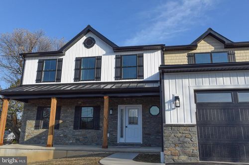 217 E Wilson Ave, WERNERSVILLE, PA, 19565-1314 | Card Image