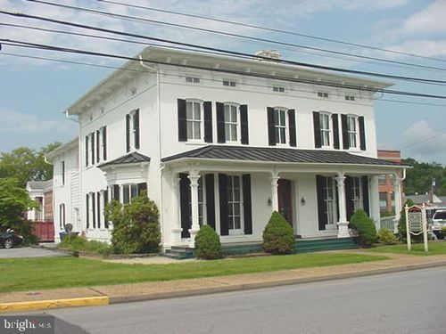 106-B Chester St, Front Royal, VA, 22630-3323 | Card Image