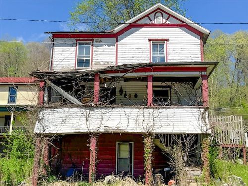 303 Main St, Lower Salem, OH, 45745-8861 | Card Image