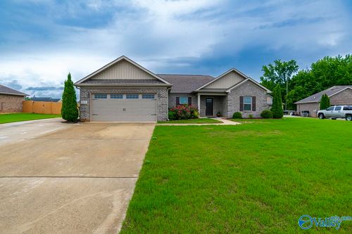 113 Stillwood Dr, Hazel Green, AL, 35750-7640 | Card Image